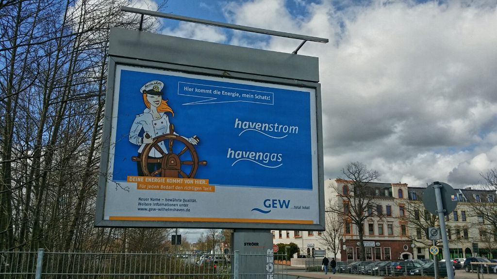 Außenwerbung durch ein Großflächenplakat